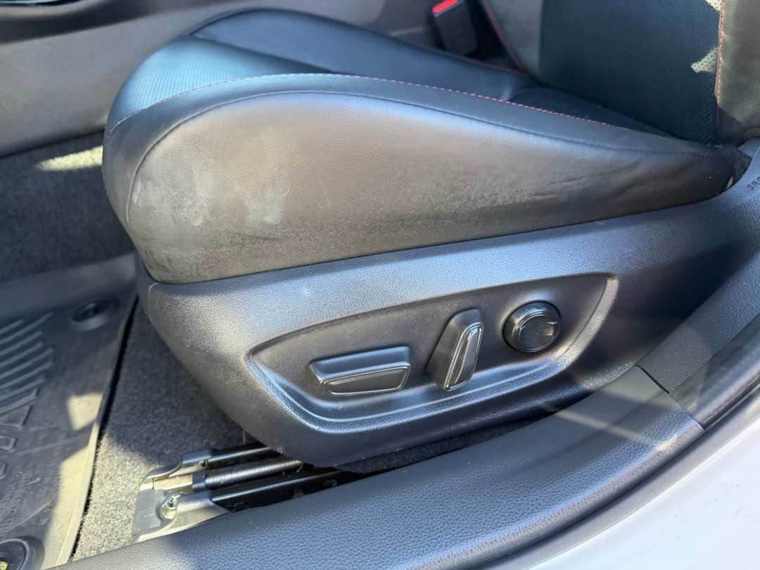 2024 Toyota Prius Prime XSE - Image 14