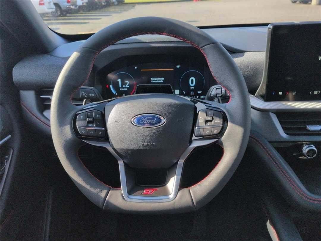 2026 Ford Explorer ST - Image 14