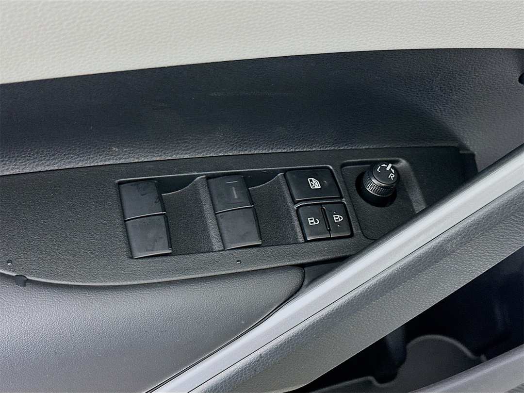 2026 Toyota Corolla Cross LE - Image 18