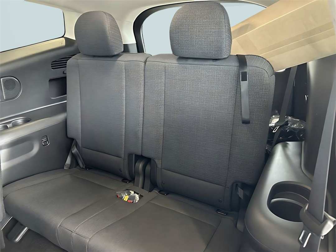 2026 Hyundai Ioniq 9 S - Image 24