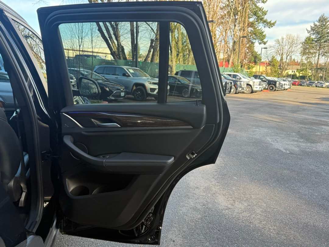 2023 BMW X3 xDrive30i - Image 18