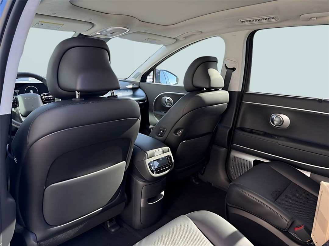 2026 Hyundai Ioniq 9 Performance Calligraphy - Image 31