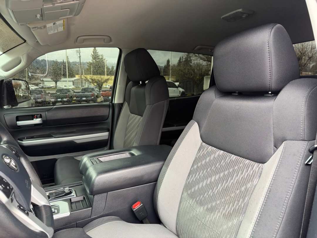2018 Toyota Tundra SR5 - Image 15