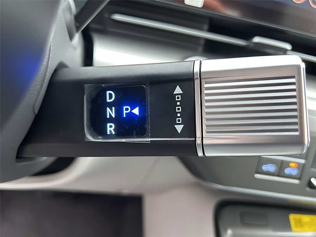 2026 Hyundai Kona SEL Premium - Image 17