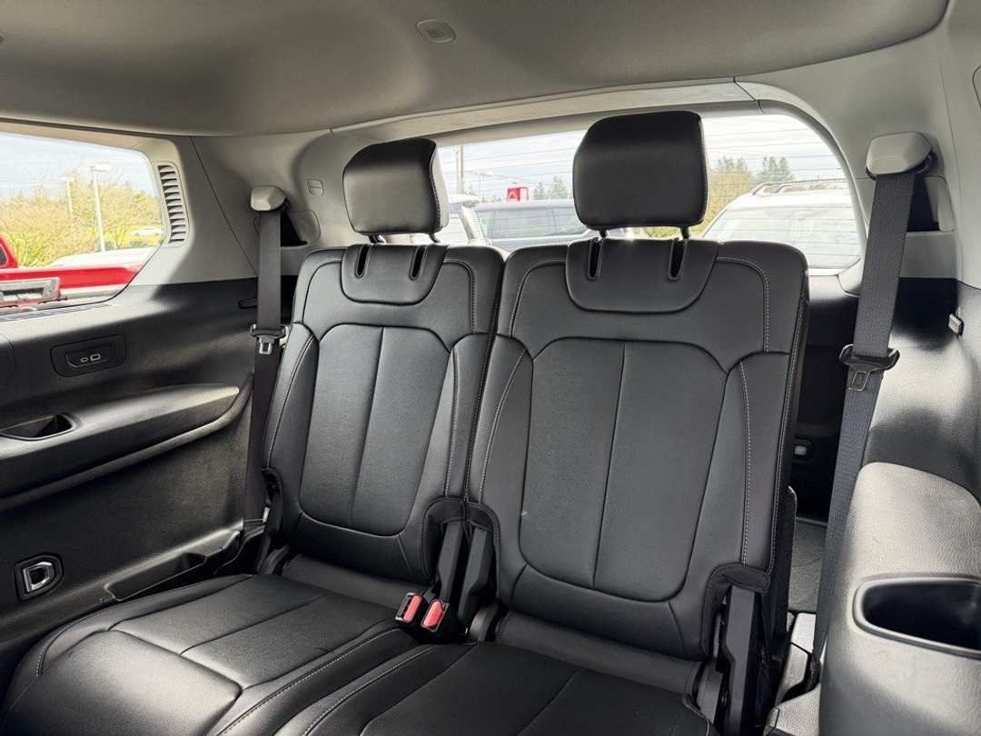 2024 Jeep Grand Cherokee L Limited - Image 32