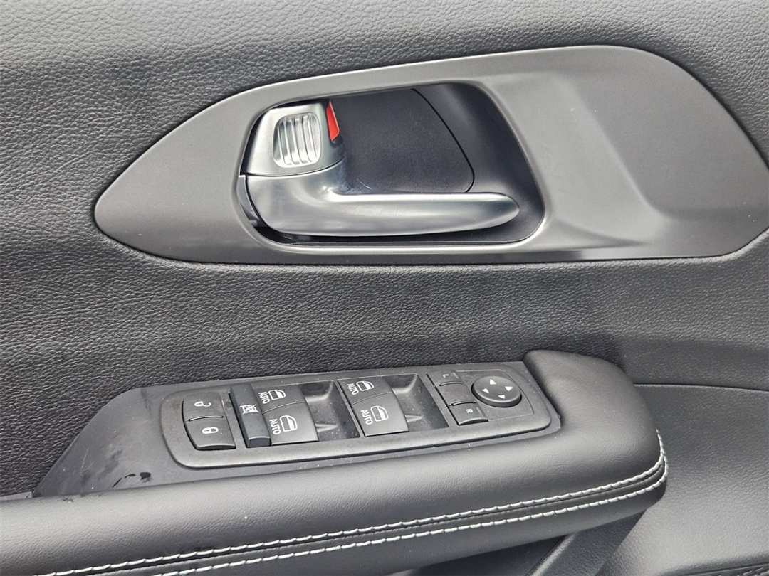 2026 Chrysler Voyager LX - Image 11