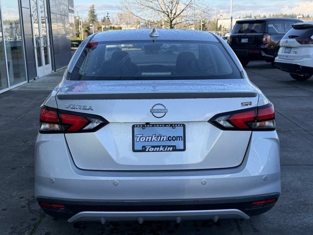 2025 Nissan Versa 1.6 SR - Image 6