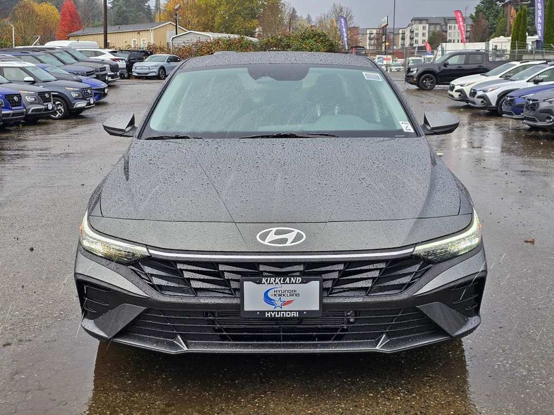 2026 Hyundai Elantra Blue - Image 2