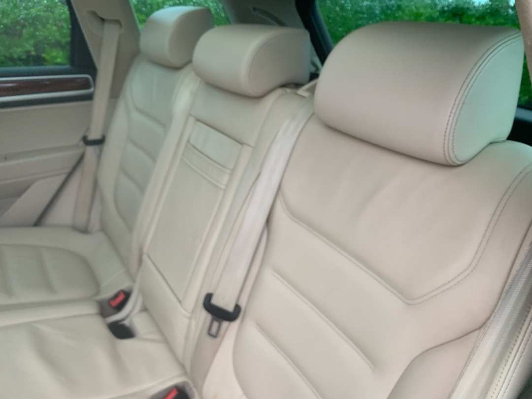 2012 Volkswagen Touareg V6 TDI - Image 24