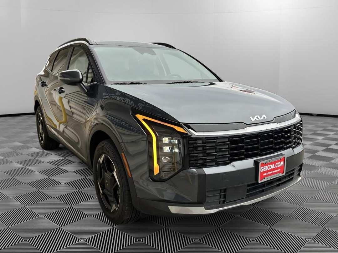 2026 Kia Sportage EX - Image 3