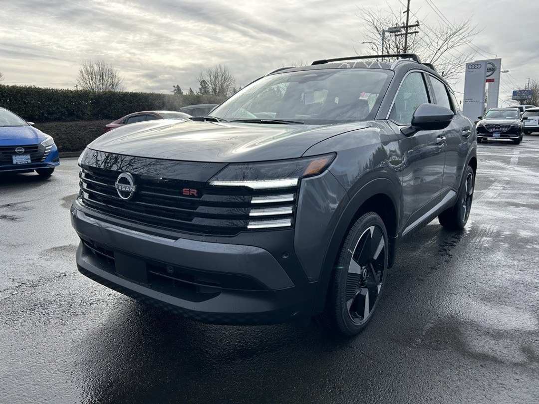 2025 Nissan Kicks SR - Image 3