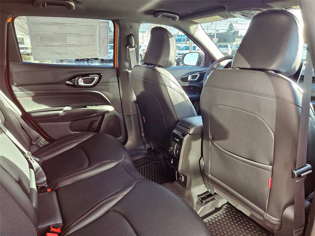 2026 Jeep Compass Trailhawk - Image 37