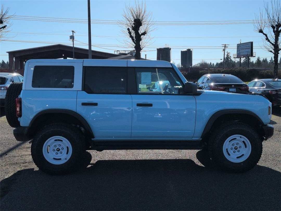 2025 Ford Bronco Heritage Edition - Image 6