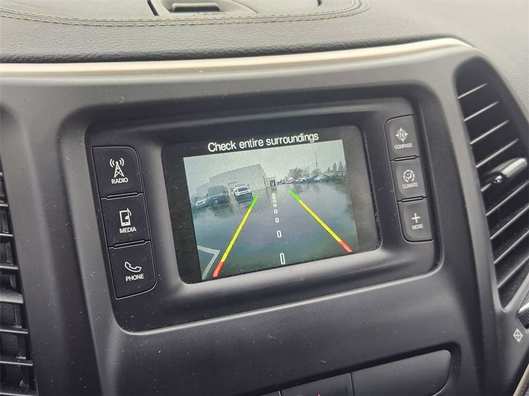 2016 Jeep Cherokee Latitude - Image 21