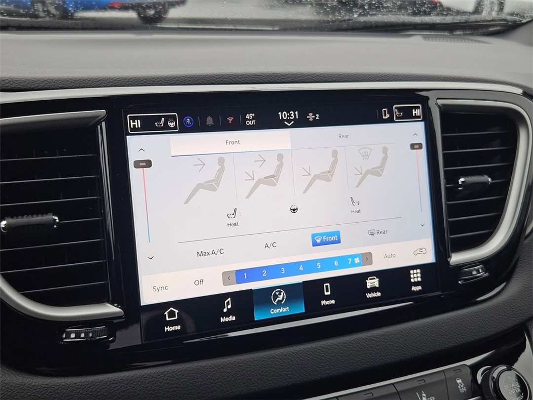 2026 Chrysler Voyager LX - Image 22