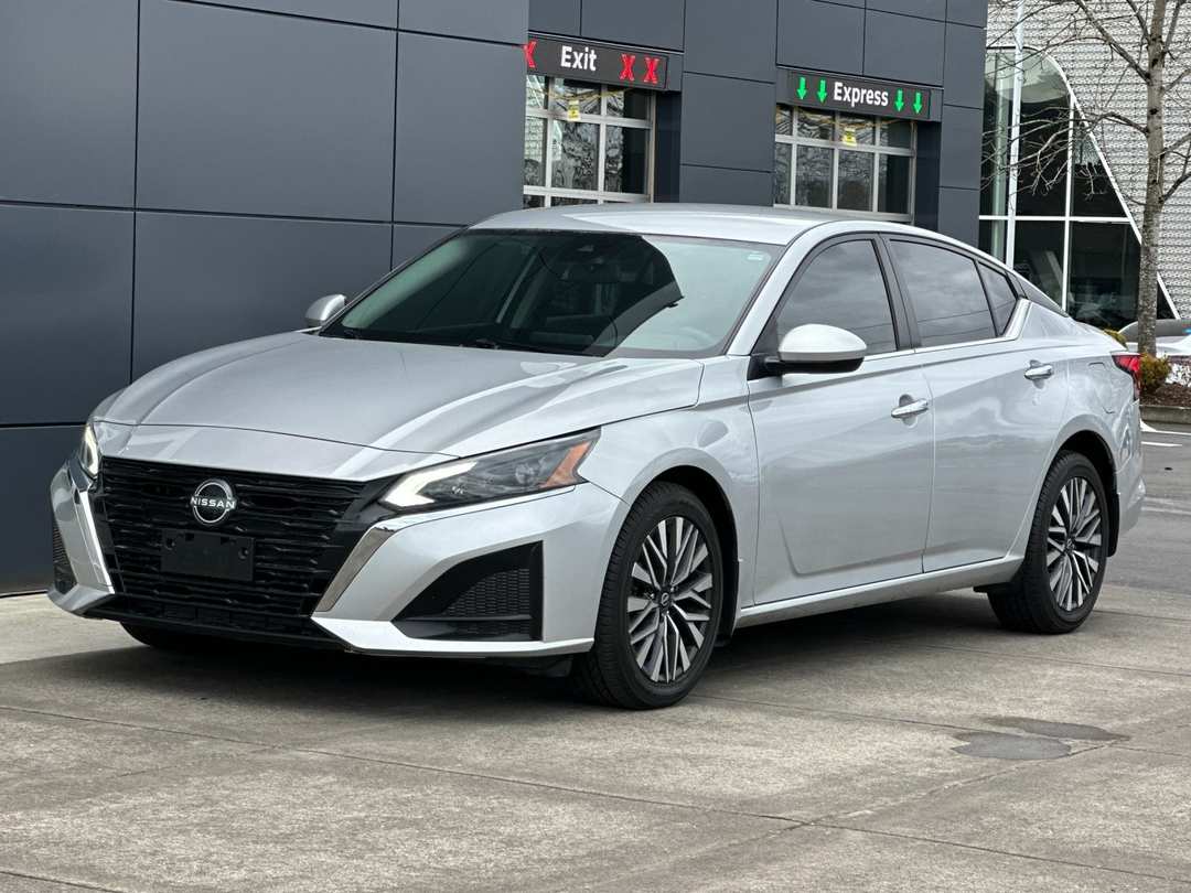 2023 Nissan Altima 2.5 SV - Image 7
