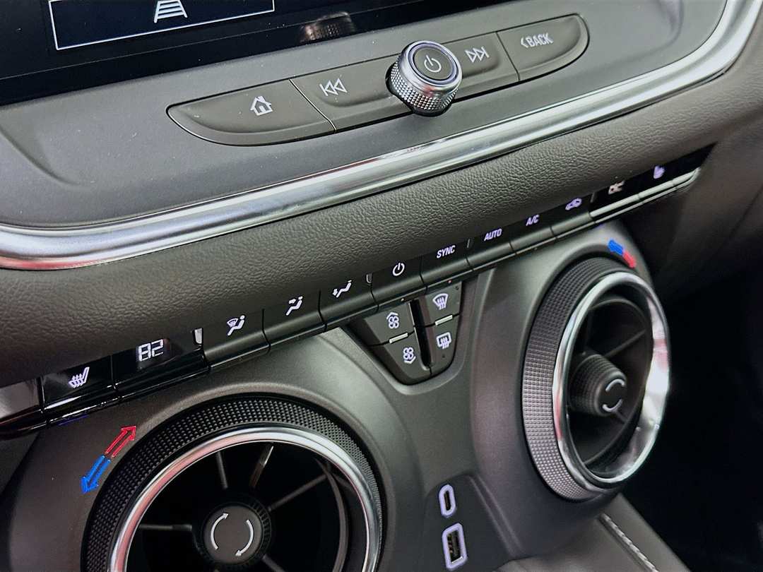 2025 Chevrolet Blazer LT - Image 17