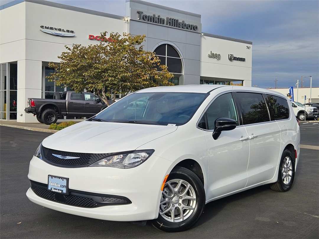 2026 Chrysler Voyager LX - Image 2