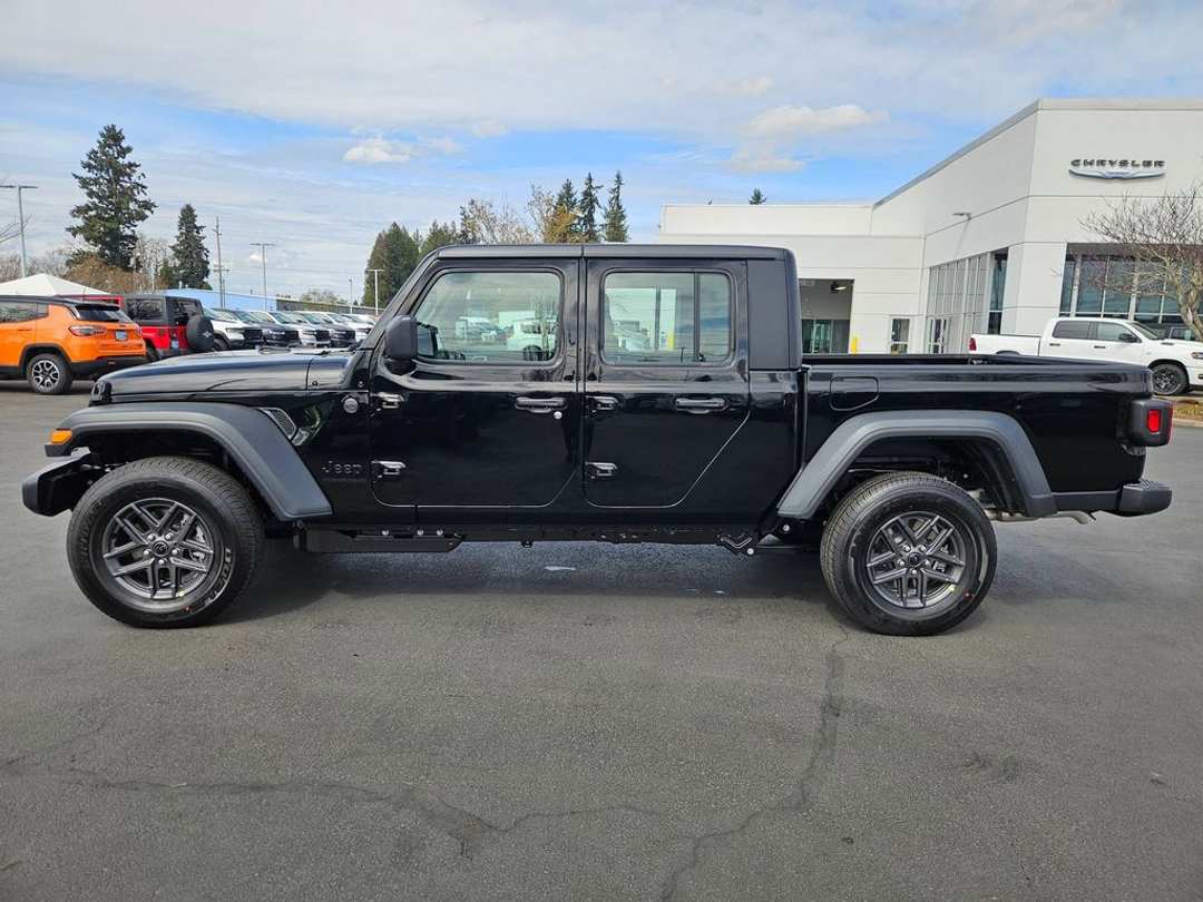 2026 Jeep Gladiator Sport - Image 3