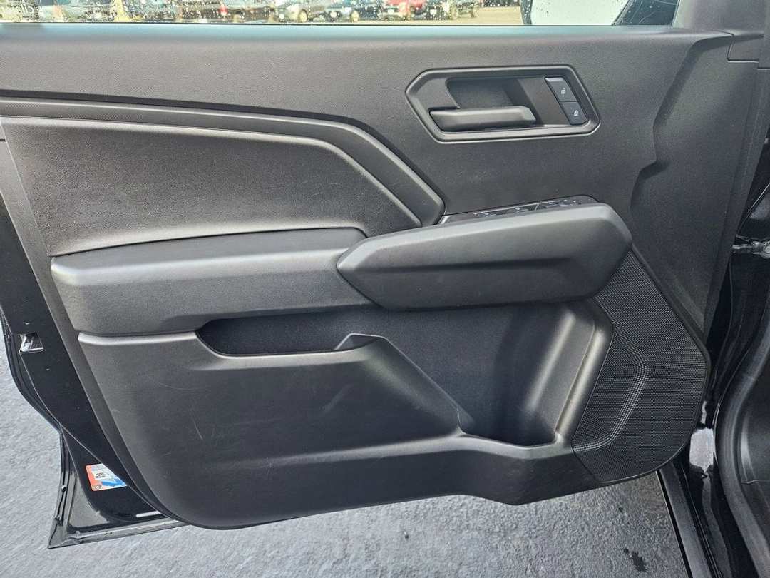 2024 Chevrolet Colorado Work - Image 10