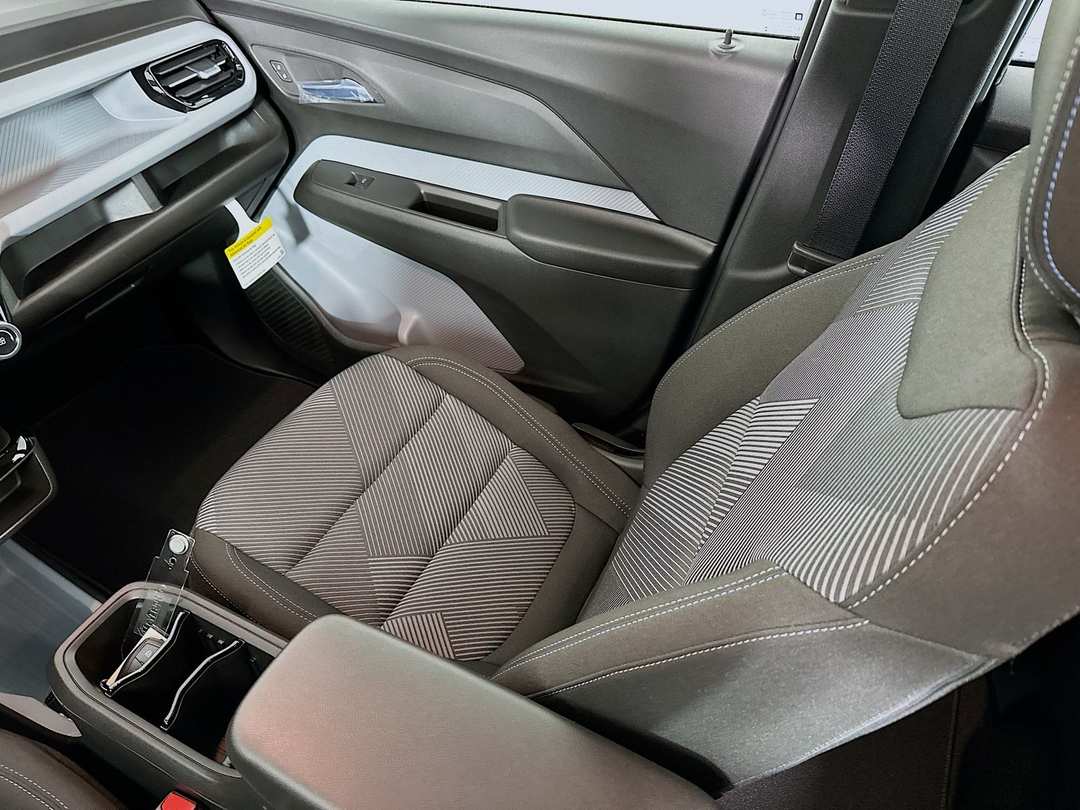 2027 Chevrolet Bolt Ev LT - Image 23