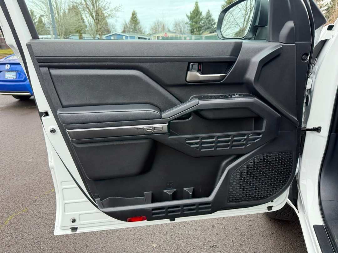 2024 Toyota Tacoma TRD OffRoad - Image 11