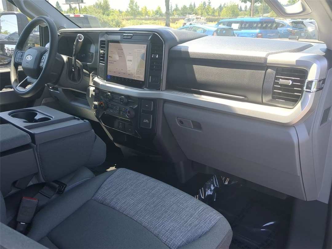 2025 Ford F-350Sd XLT - Image 30