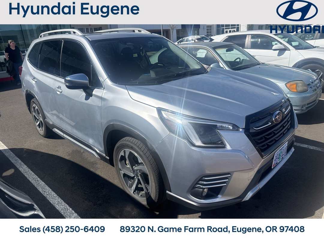 2022 Subaru Forester Touring - Image 3