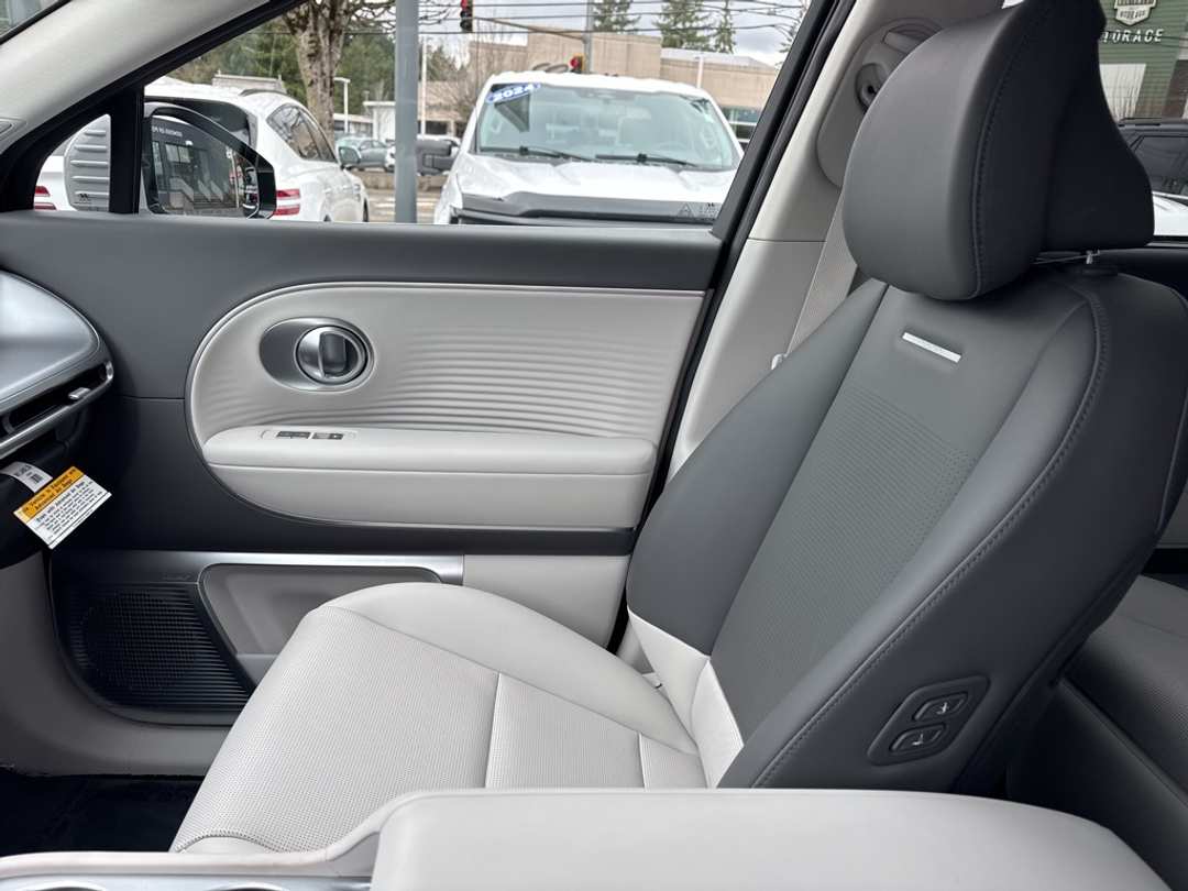 2026 Hyundai Ioniq 9 Performance Limited - Image 30