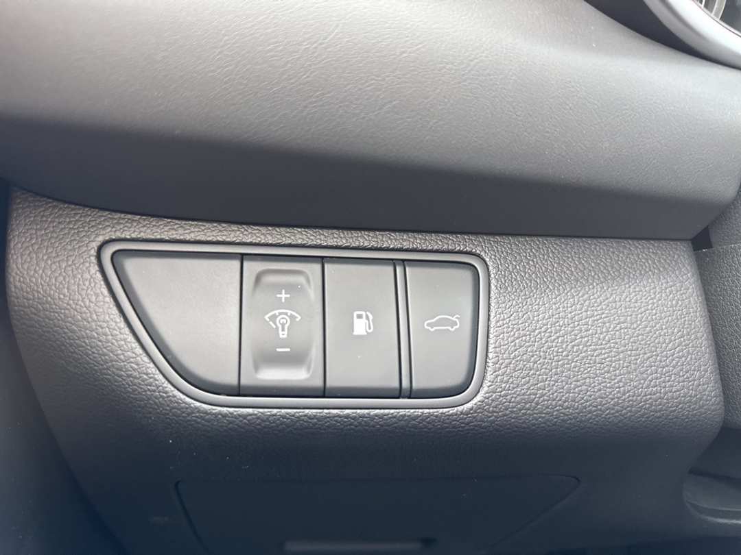 2026 Genesis G70 2.5T - Image 33