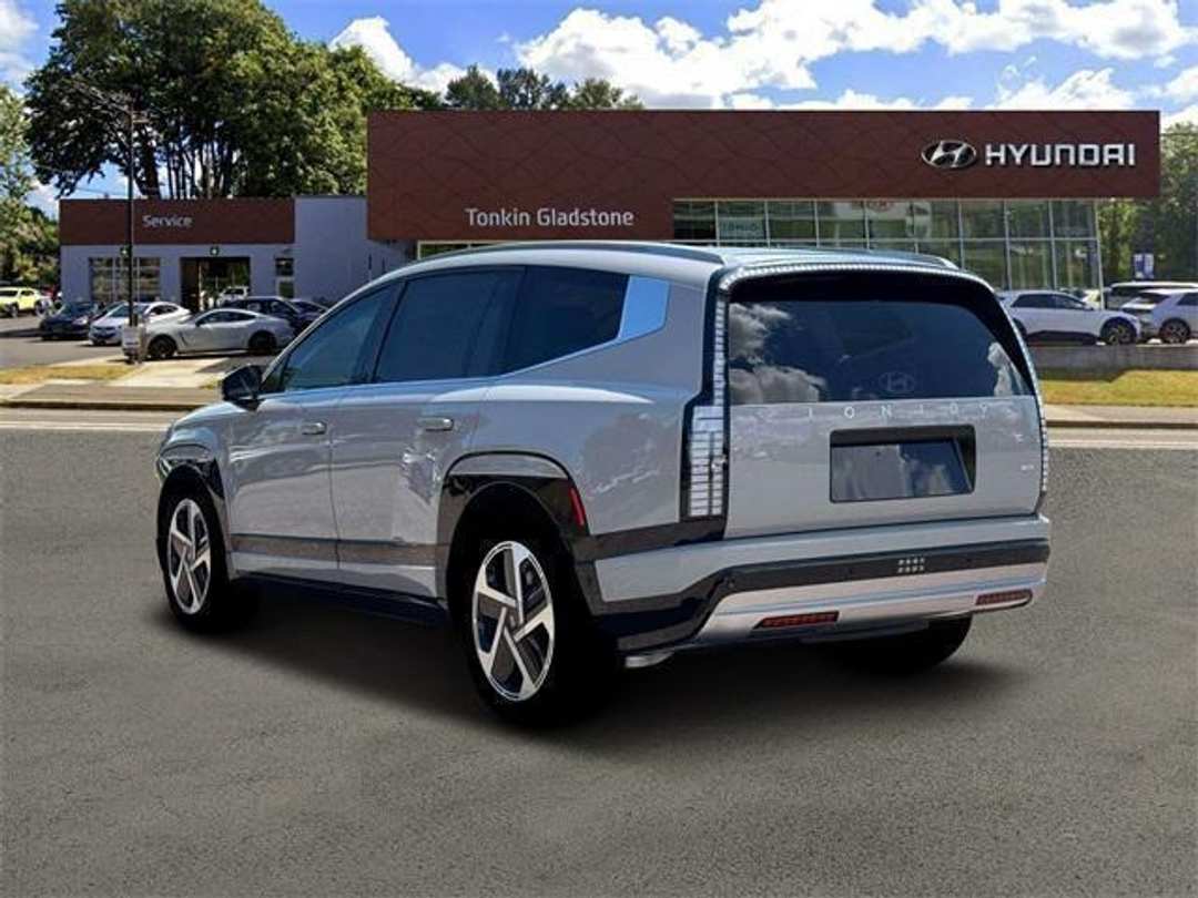 2026 Hyundai Ioniq 9 Performance Limited - Image 5