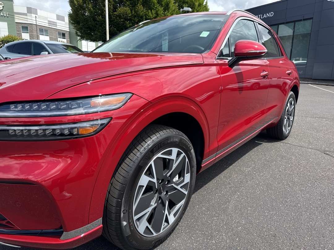 2026 Genesis Electrified Gv70 - Image 11