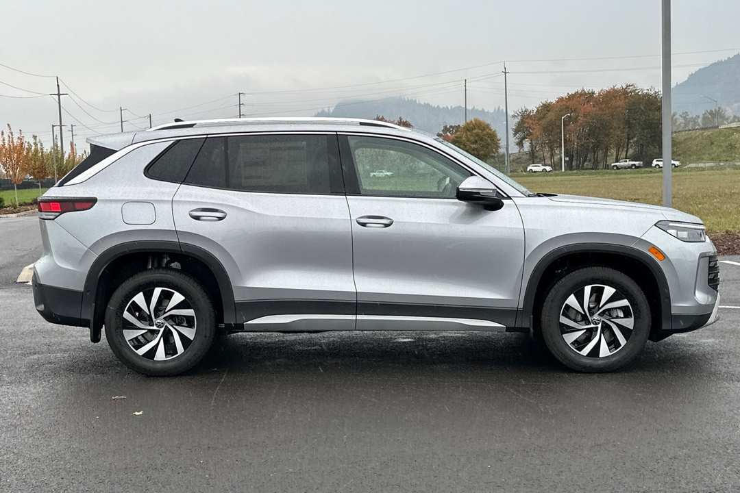 2026 Volkswagen Tiguan 2.0T S - Image 2