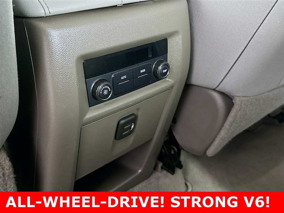 2021 Chevrolet Traverse LT - Image 26