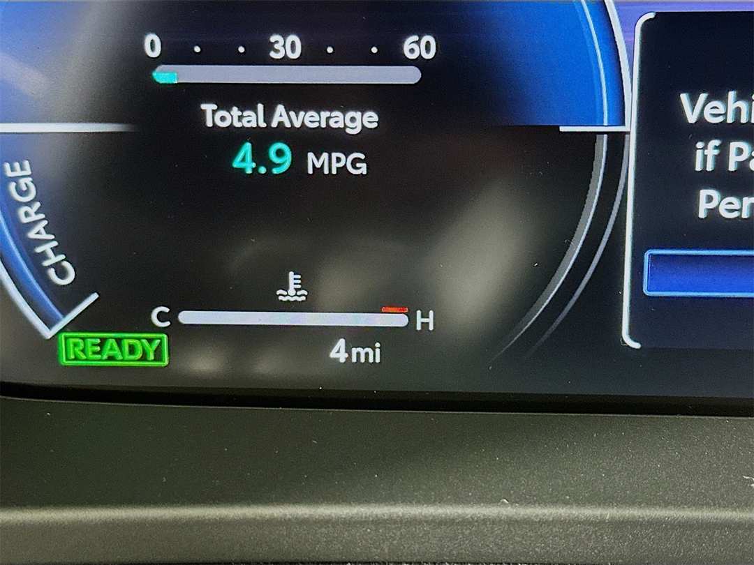 2025 Toyota Crown Signia Limited - Image 12