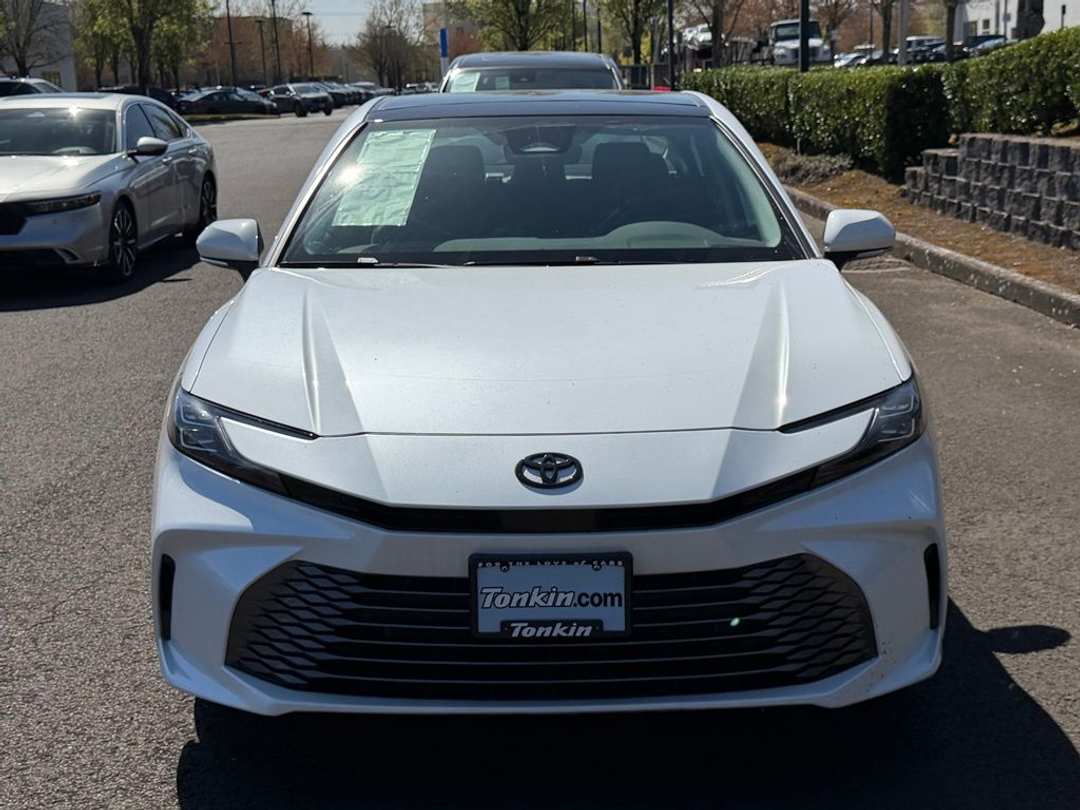 2025 Toyota Camry XLE - Image 3