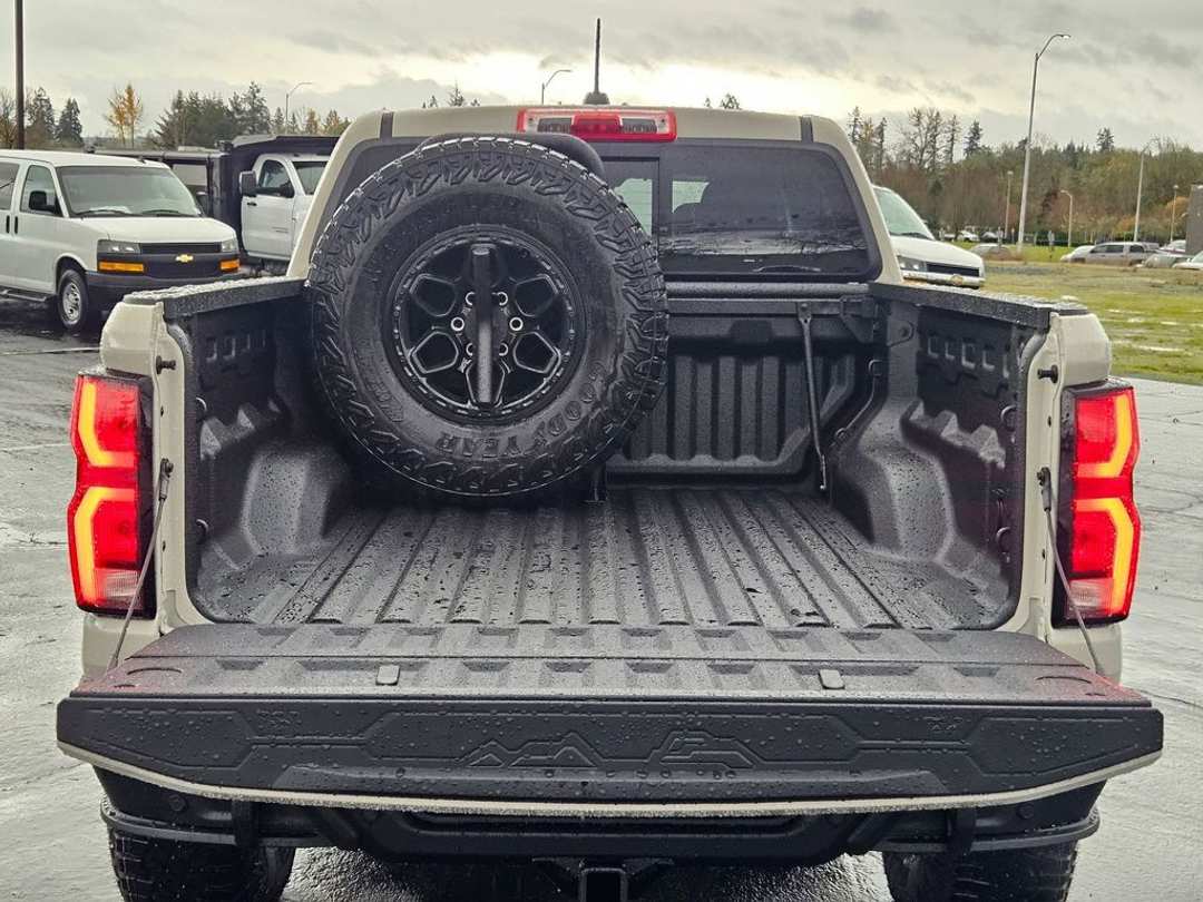 2026 Chevrolet Colorado ZR2 - Image 33