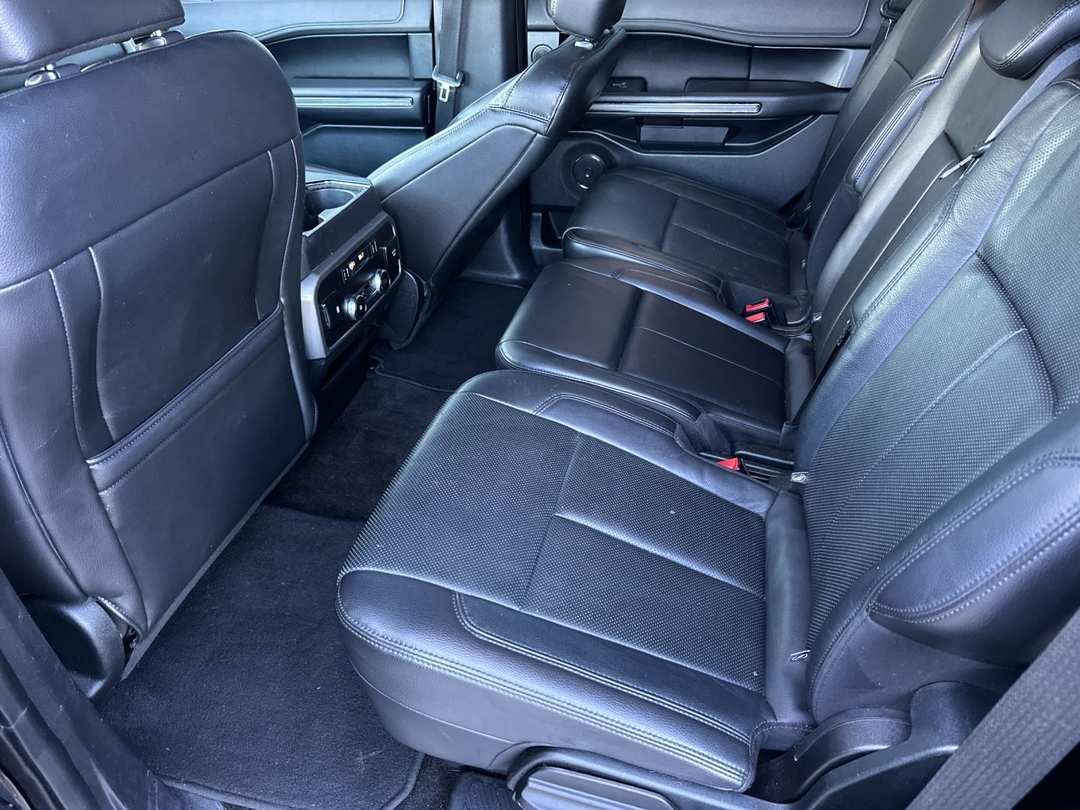 2018 Ford Expedition XLT - Image 11