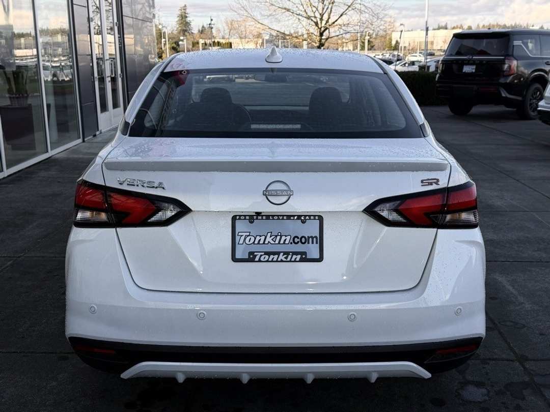 2025 Nissan Versa 1.6 SR - Image 6