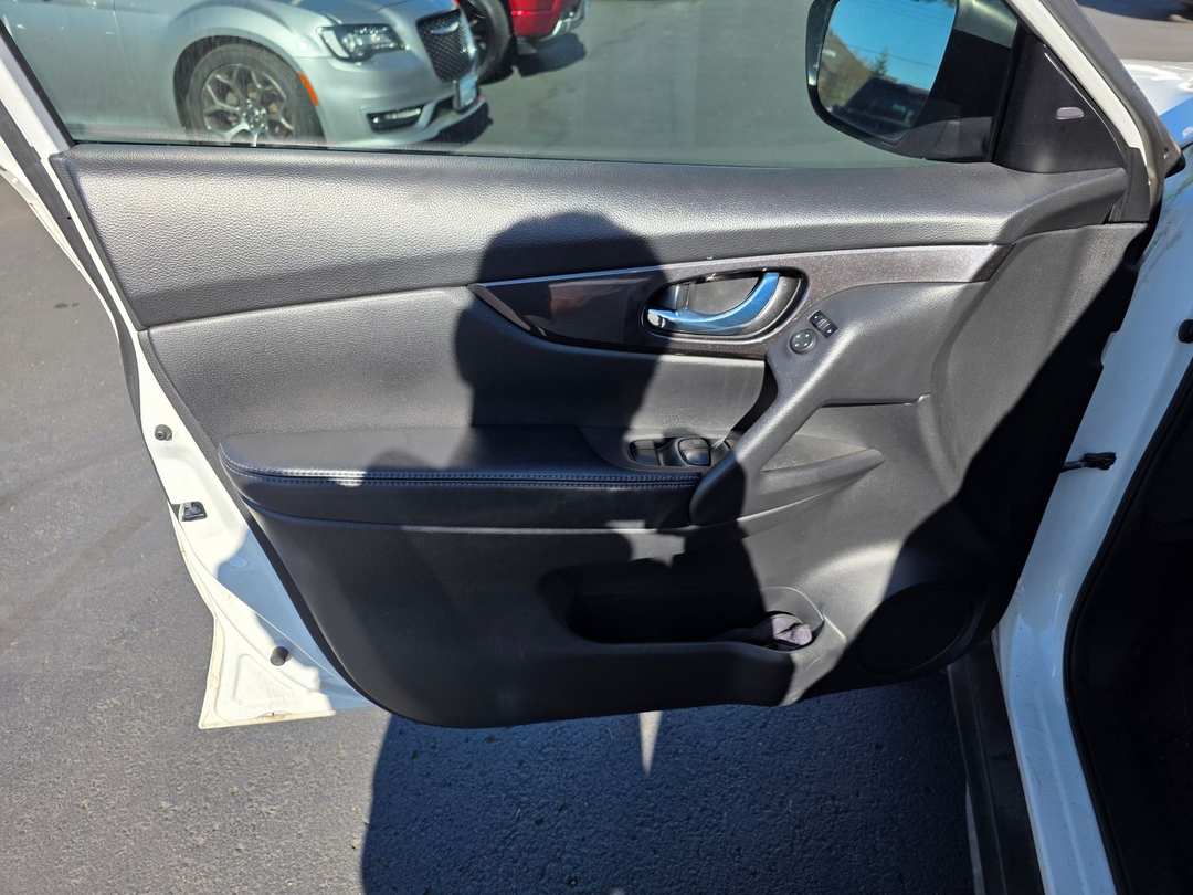 2018 Nissan Rogue S - Image 10