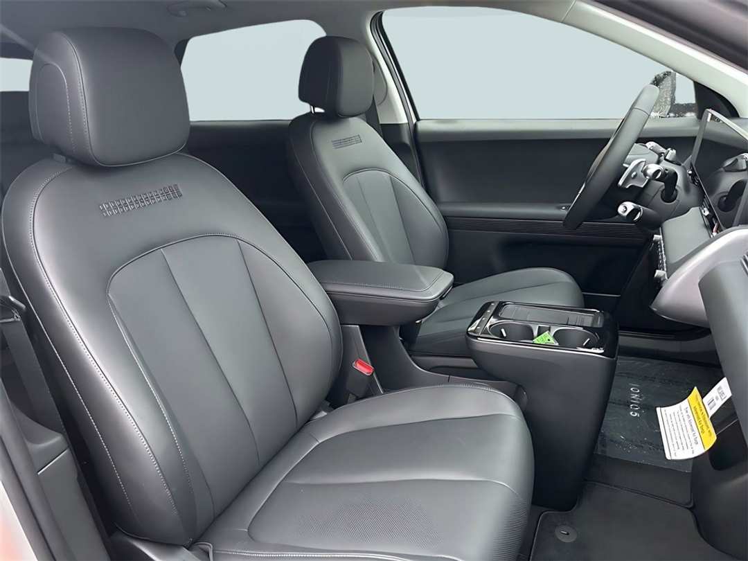 2026 Hyundai Ioniq 5 SEL - Image 11