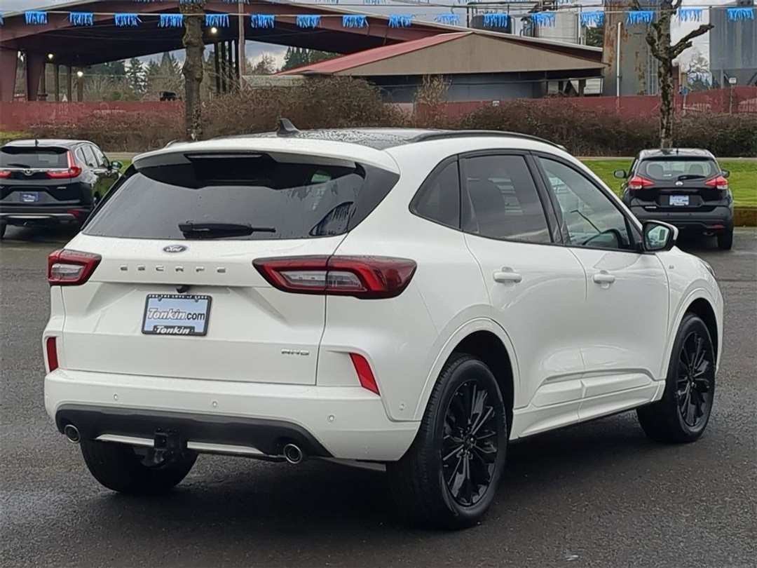 2024 Ford Escape STLine Elite - Image 5