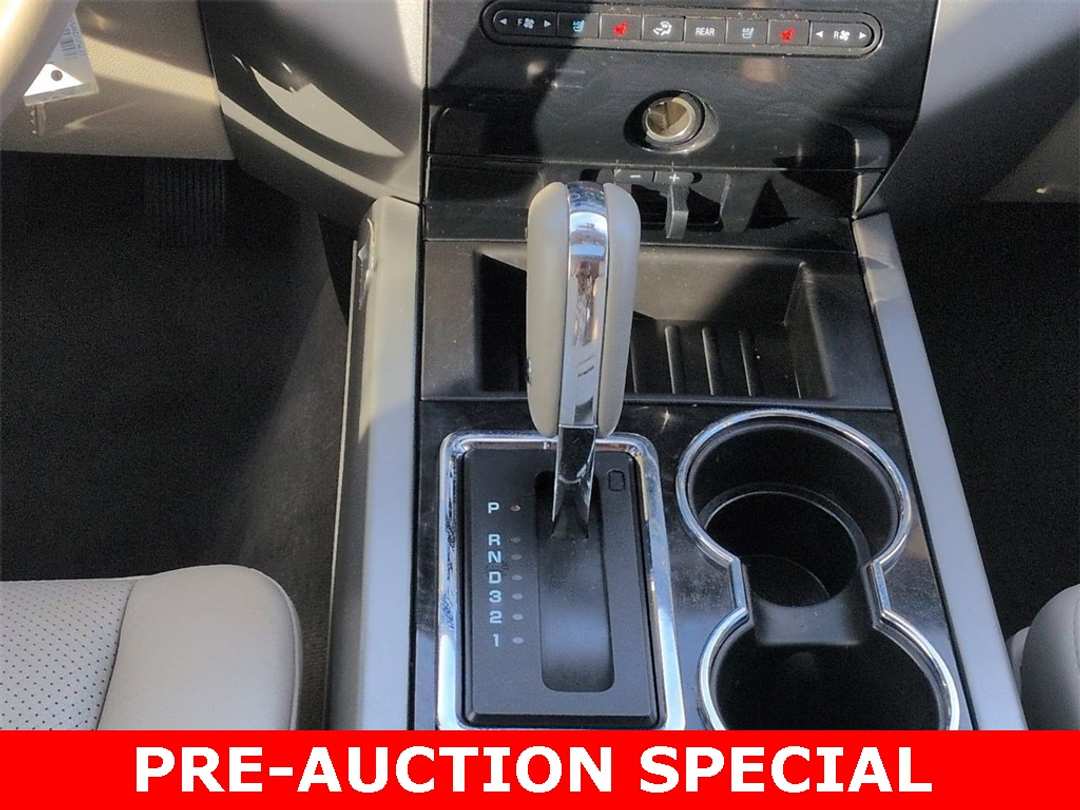 2014 Ford Expedition Limited - Image 16