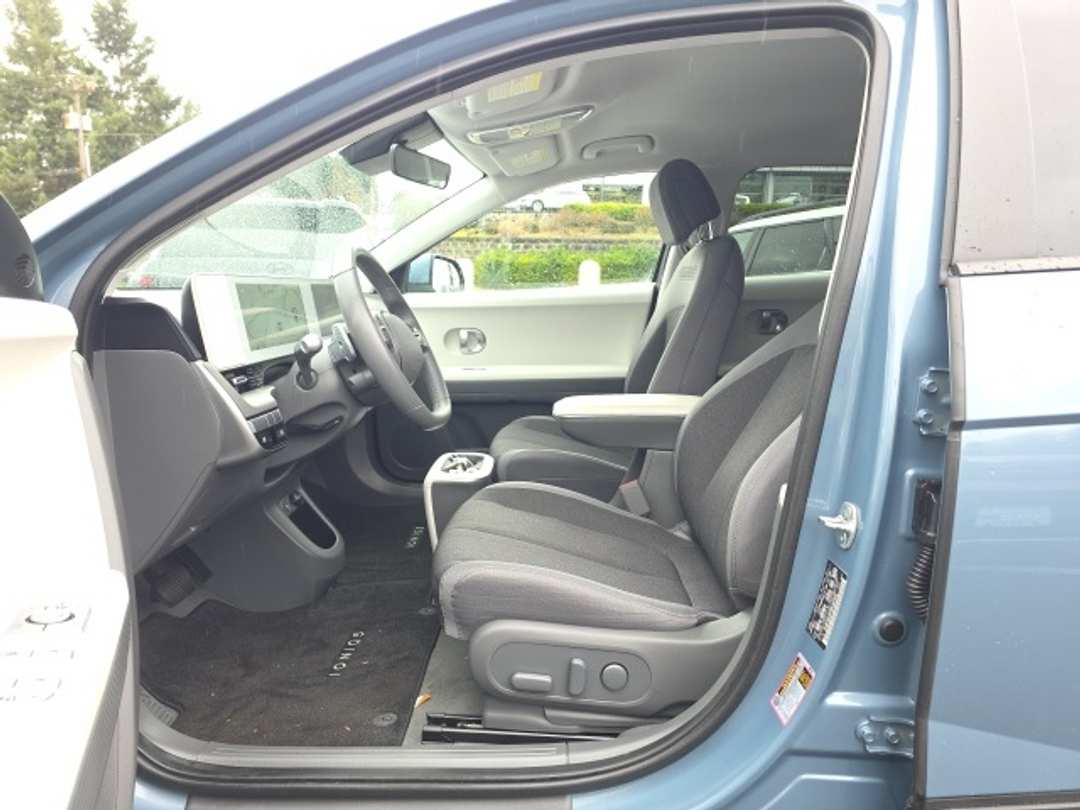 2024 Hyundai Ioniq 5 SE - Image 9