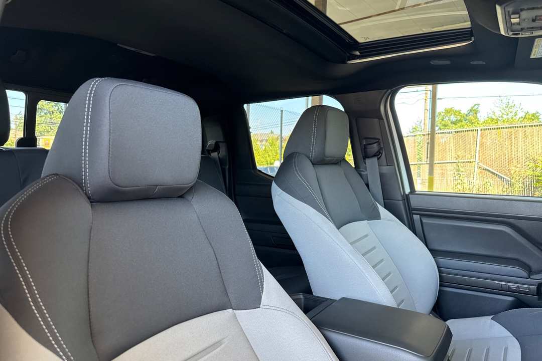 2025 Toyota Tacoma TRD Off Road - Image 16