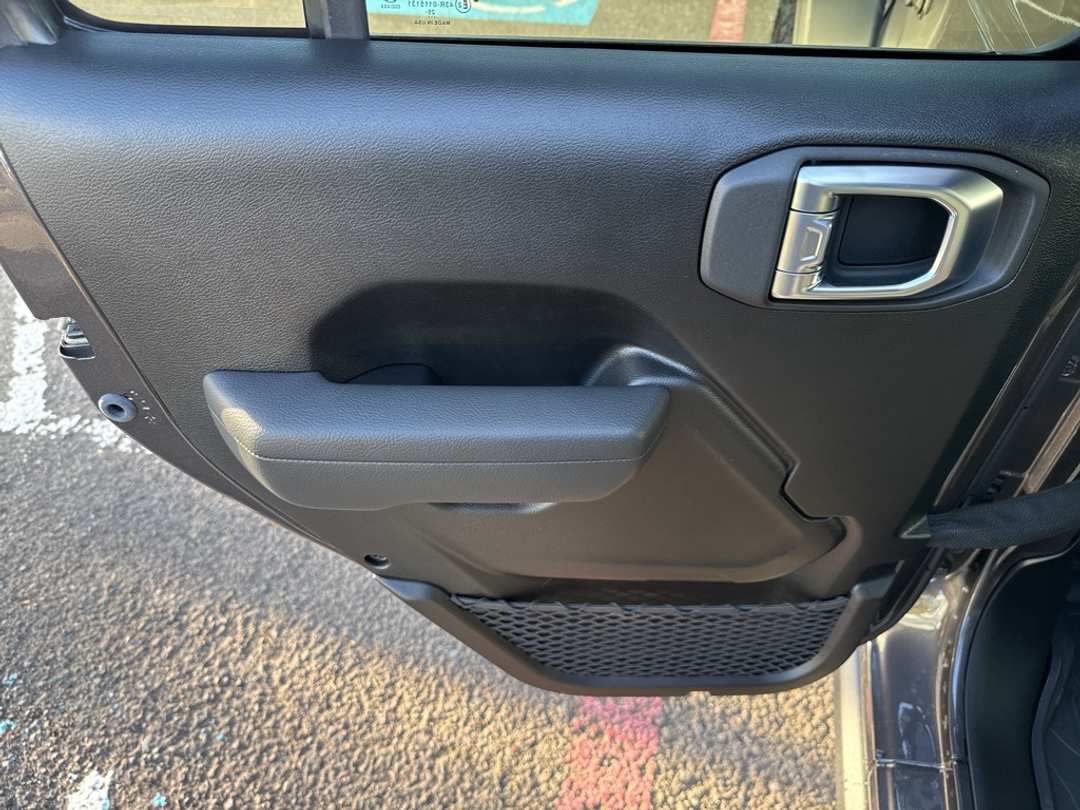 2026 Jeep Wrangler Willys - Image 24