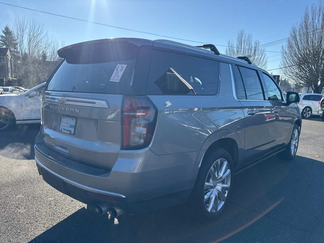 2024 Chevrolet Suburban High Country - Image 8