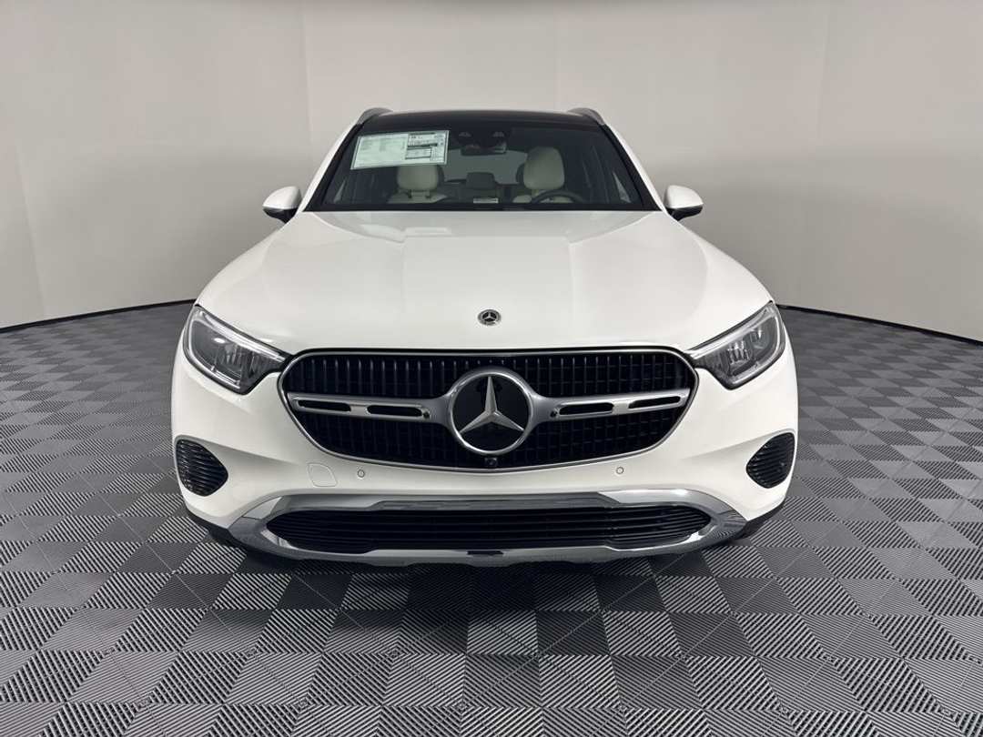 2026 Mercedes-Benz GLC 300 - Image 2