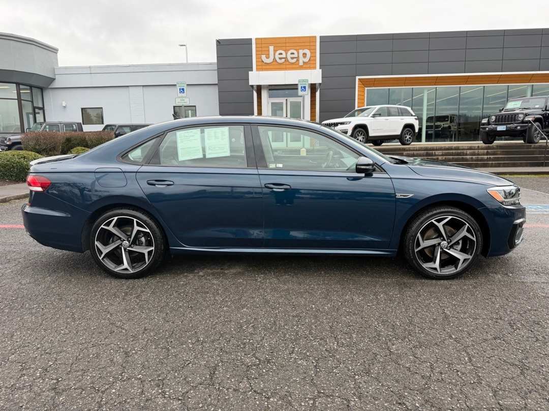 2020 Volkswagen Passat 2.0T RLine - Image 9