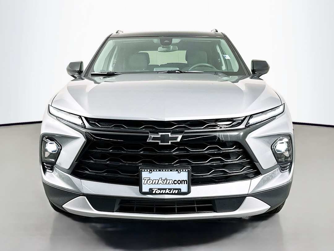 2025 Chevrolet Blazer LT - Image 2